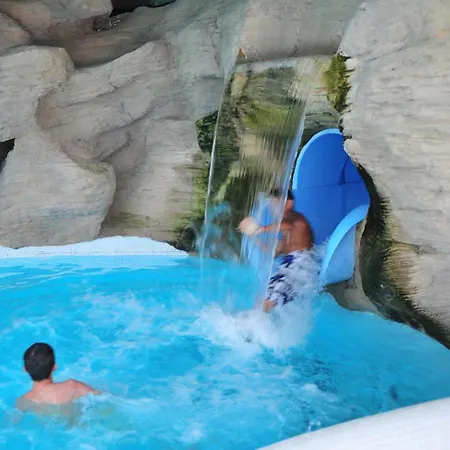 Mobile Avec Piscine Dans Calme Proche