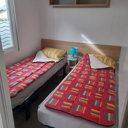 Mobile Avec Piscine Dans Calme Proche Campsite Saint-Hilaire-de-Riez